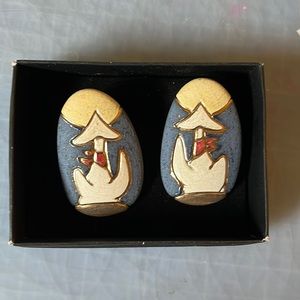 Southwestern style pierced lightweight ceramic earrings.